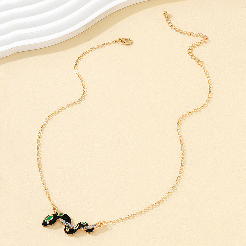 Wholesale Alloy Snake Totem Enamel Necklace